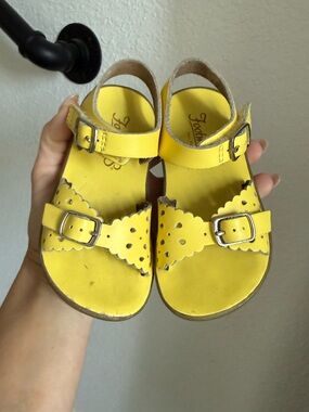 Footmates Ariel Sunbeam Yellow Leather Sandals toddler girl sz: 7